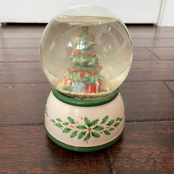 Lenox Tree Snow Globe O Christmas Tree 6” Light Musical Globe 847057 Imperfect - Picture 4 of 10